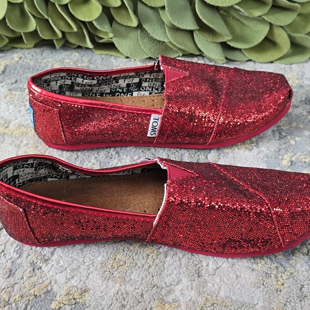 TOMS Red Glitter Slip-On Shoes 3.5Y - Picture 7 of 13